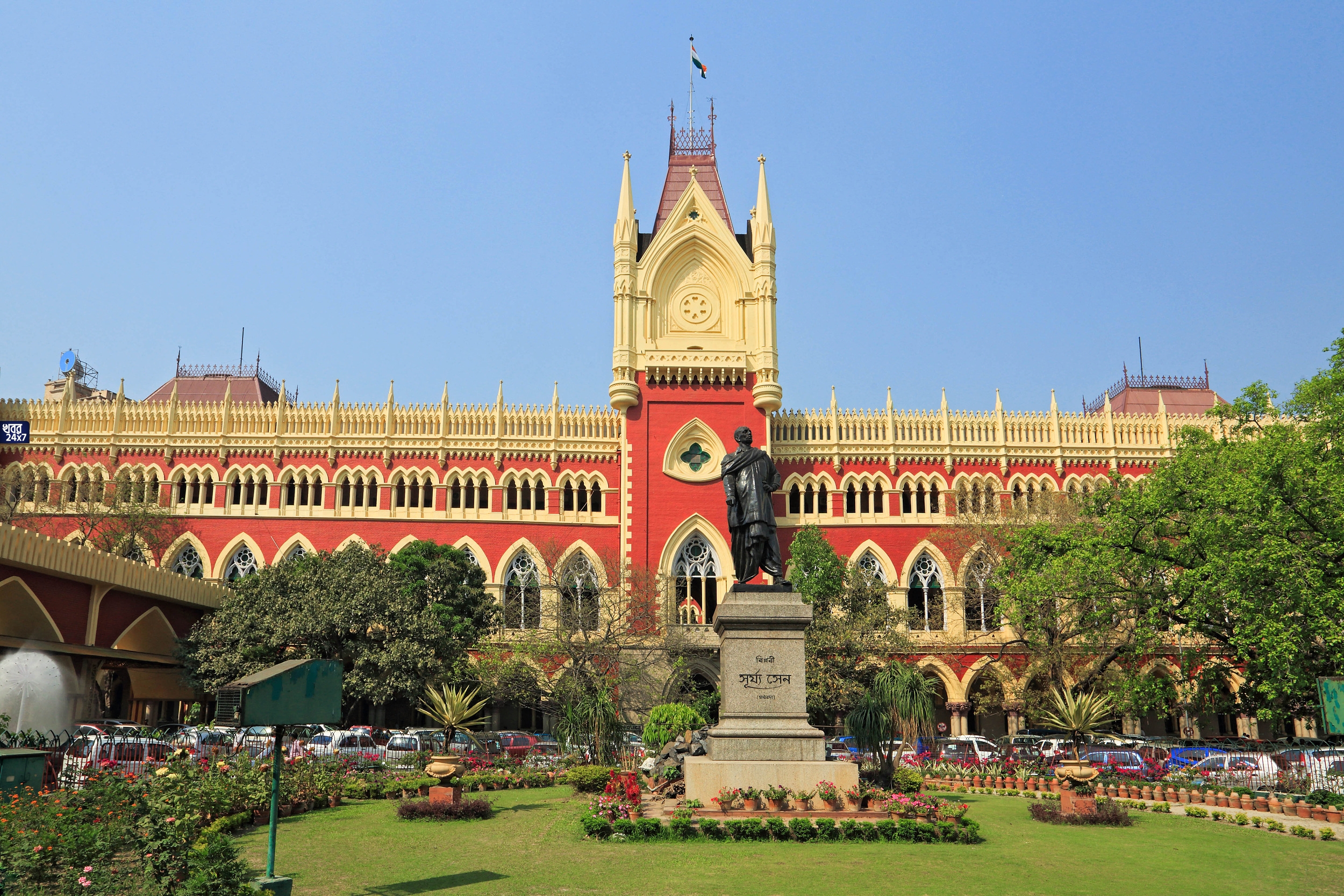 Calcutta High Court, strict instruction, land grabbing, Jalpaiguri, illegal construction,
