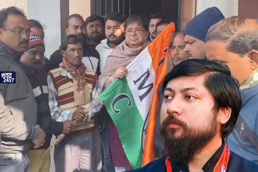 লোকসভা নির্বাচনের আগেই বড় ভাঙন নিশীথের গড়ে, খোদ কেন্দ্রীয় মন্ত্রীর দুই ভাই যোগ দিলেন তৃণমূল লোকসভা নির্বাচনের আগেই বড় ভাঙন নিশীথের গড়ে, খোদ কেন্দ্রীয় মন্ত্রীর দুই ভাই যোগ দিলেন তৃণমূল