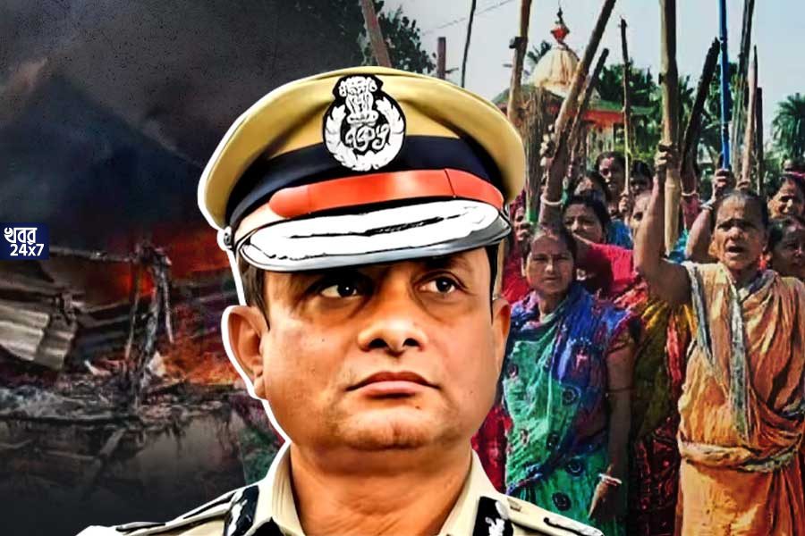 ‘ভুল হয়েছে, মানছি তো, ভুল স্বীকার ডিজি রাজীব কুমারের, তাও বললেন, ‘আইন নিজের হাতে নেবেন না’ ‘ভুল হয়েছে, মানছি তো, ভুল স্বীকার ডিজি রাজীব কুমারের, তাও বললেন, ‘আইন নিজের হাতে নেবেন না’