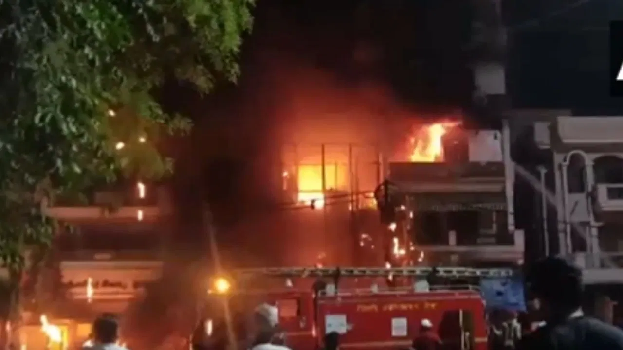 Fire Broke in Children Hospital, Delhi, Children Hospital, fire, broke out, new born, died