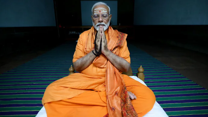 Picture of Narendra Modi immersed in meditation, Narendra Modi,Prime minister, Vivekananda Rock, Meditation, silence, নরেন্দ্র মোদী, তৃণমূল, ধ্যান