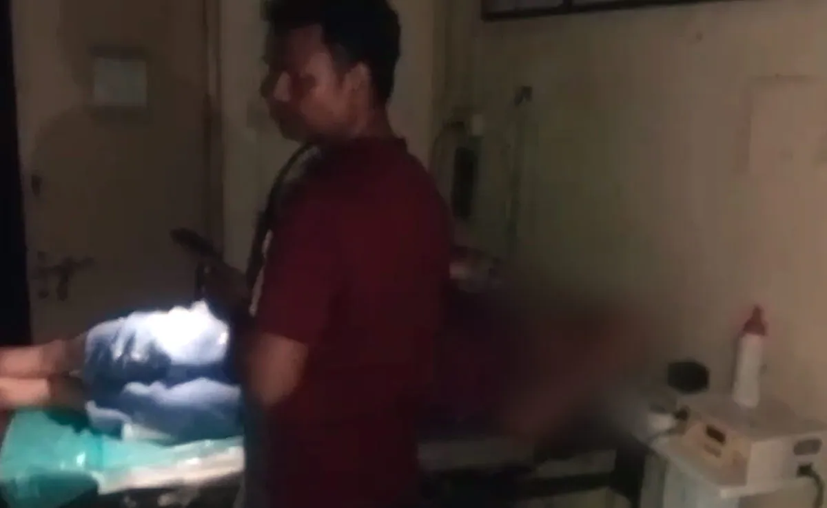 Operation using mobile torch, mother, newborn, died, medical negligence, operation, mobile torch