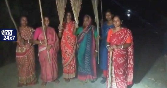 Women restricted entry of police and TMC in Sandeshkhali