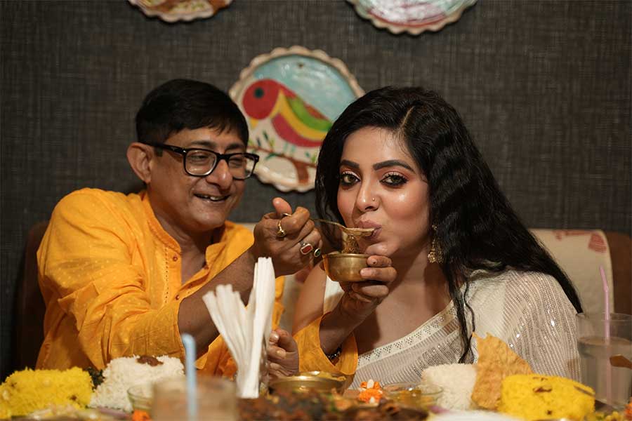 কাঞ্চন, শ্রীময়ী, জামাইষষ্ঠী, ভুরিভোজ, jamaososthi, special, kanchan Mullick, sreemoyee chattoraj, occasion