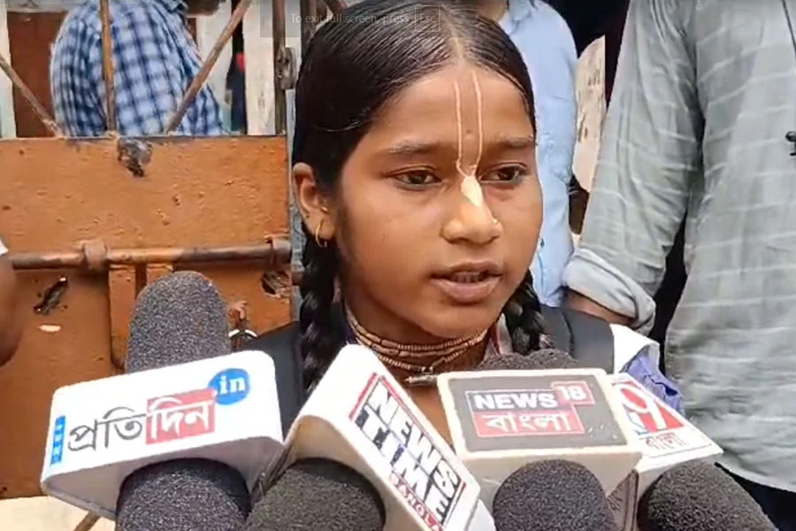 Tilak controversy in Bengal School, tilak controversy, student, teacher, scolded, Sanatanis, protest, School,