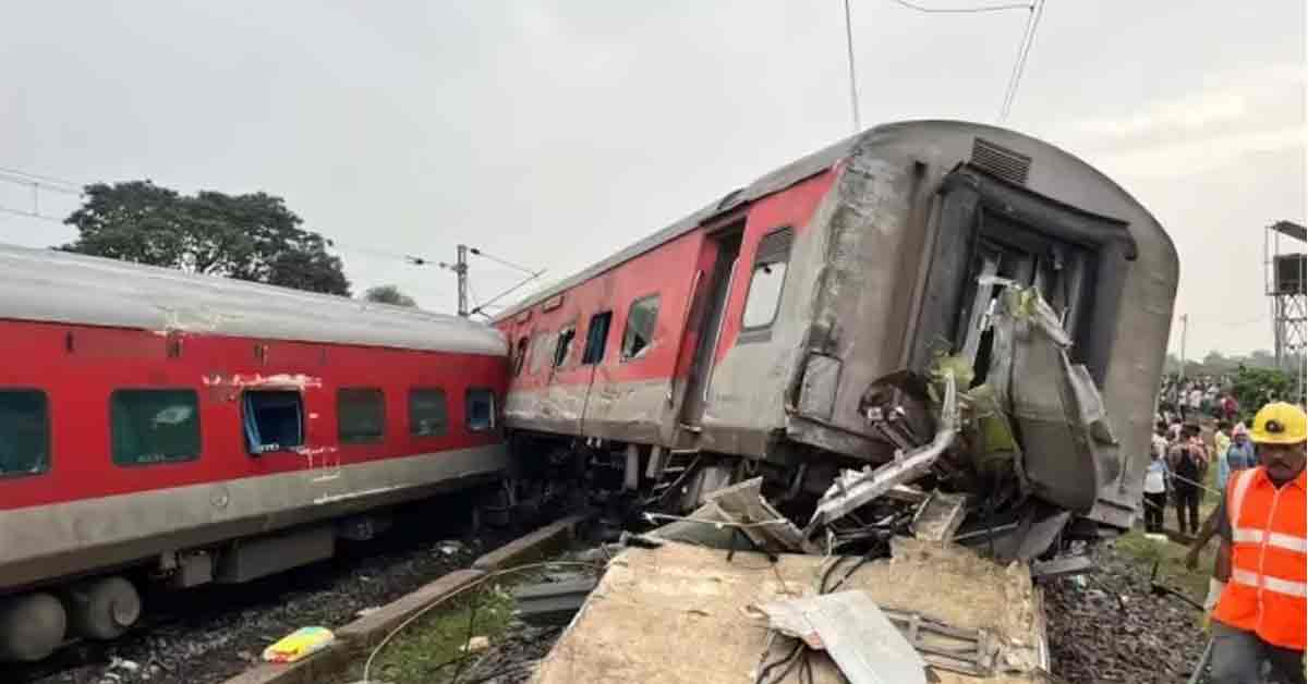 Rail Accident 18 Coaches of Howrah-Mumbai Express Derailed, Howrah-Mumbai Express, derailed. 18 coaches, train accident, death, injured