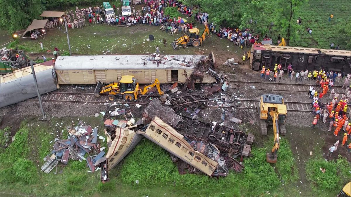 tarin, Goods train, derailed, accident, New Jalpaiguri, danger,