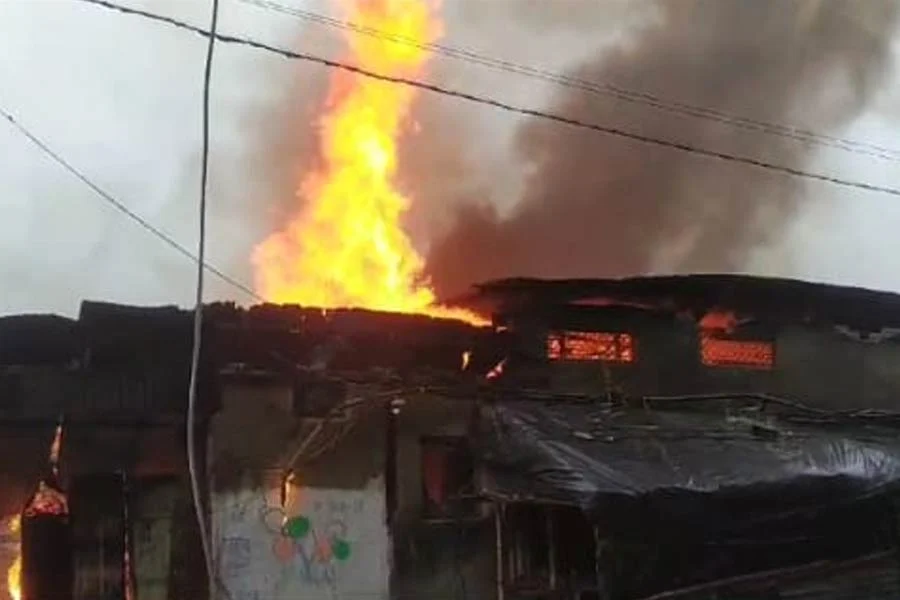 Massive Fire Broke Out in a Factory, massive fire, factory, fire broke out, Ultodanga, fire brigade, local people
