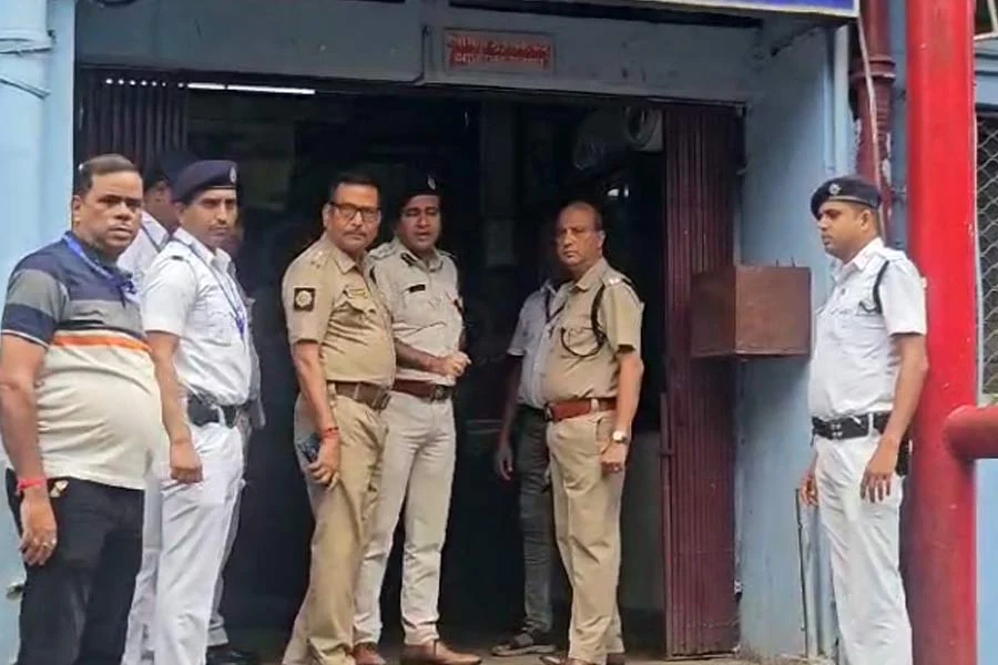 Kolkata Police, R G Kar Medical College, lady doctor death, false news, social media, fake, request, social media post