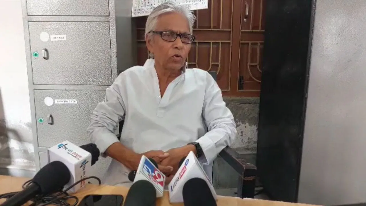 writer Parimal Dey, E G Kar Case, protest, Banga Ratna, Returned, protest