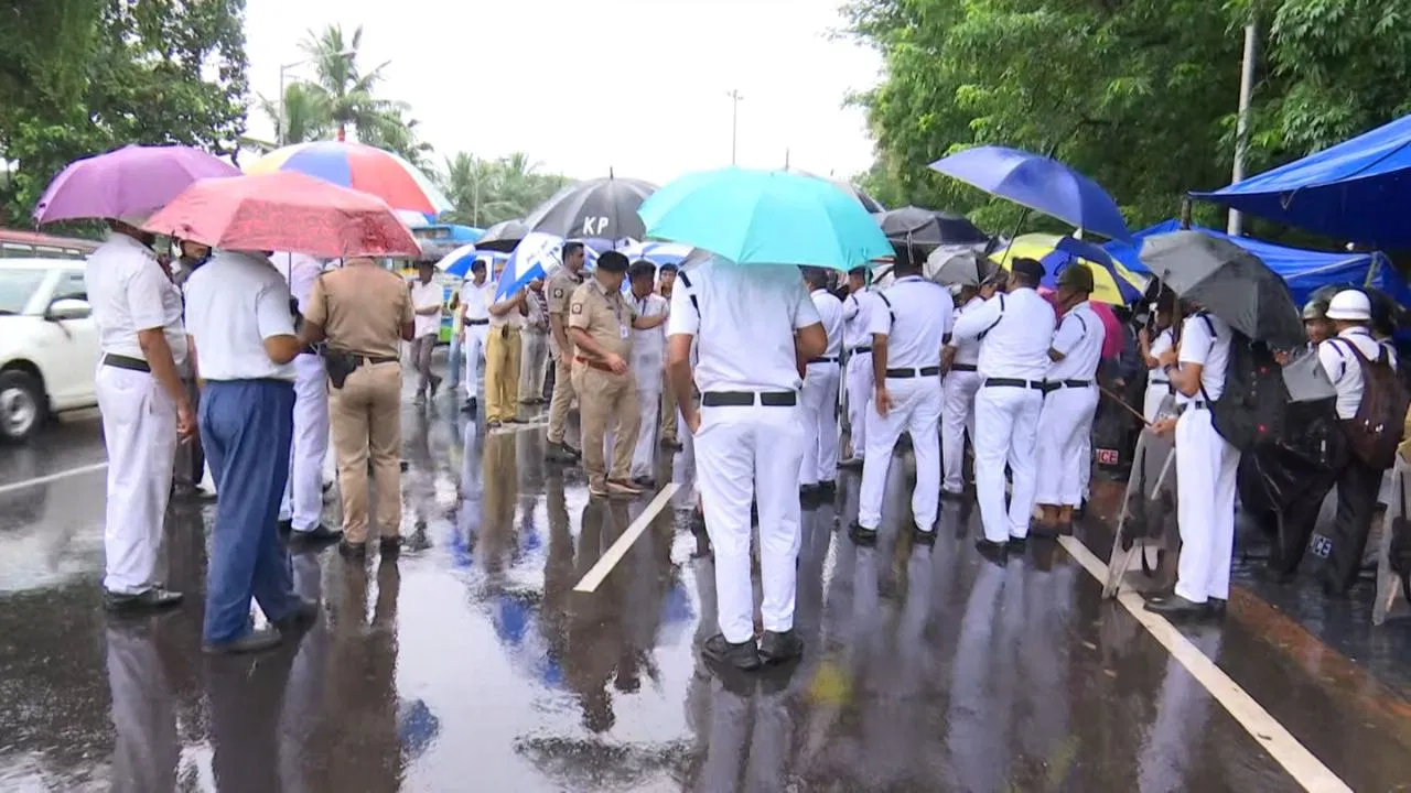 police, students, Nabanna Abhiyan, arrest, social media, inform
