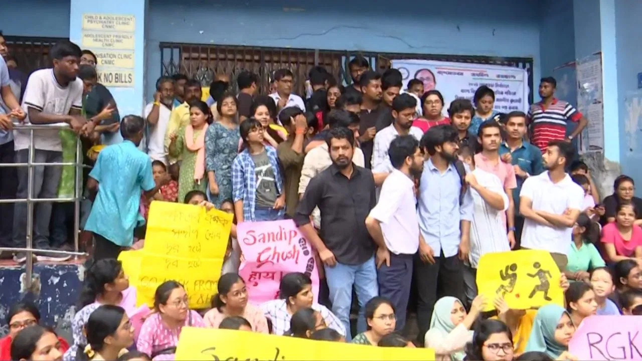 Doctors of National Medical College on Protest Against Sandip Ghosh, Kolkata National Medical College, protest, doctors, Sandip Ghosh, MLA, R G Kar Incident