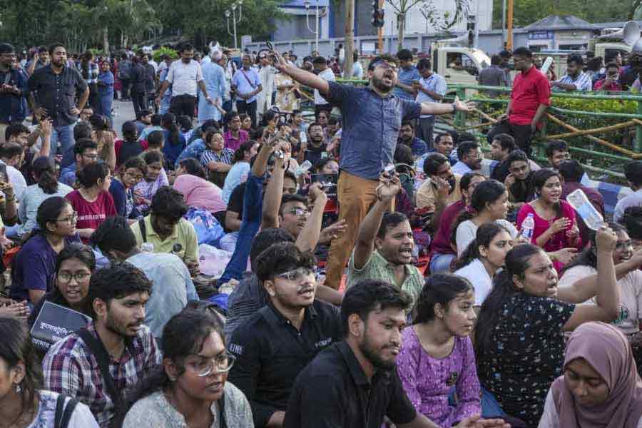police officer, junior doctors, protesting doctors, saved life, treatment, Swasthya Bhawan, R G Kar Case,