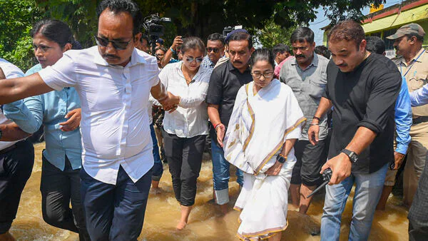 ‬ ‪‎Mamata Banerjee, dams, water release, order, flood situation, Sukanta Majumdar