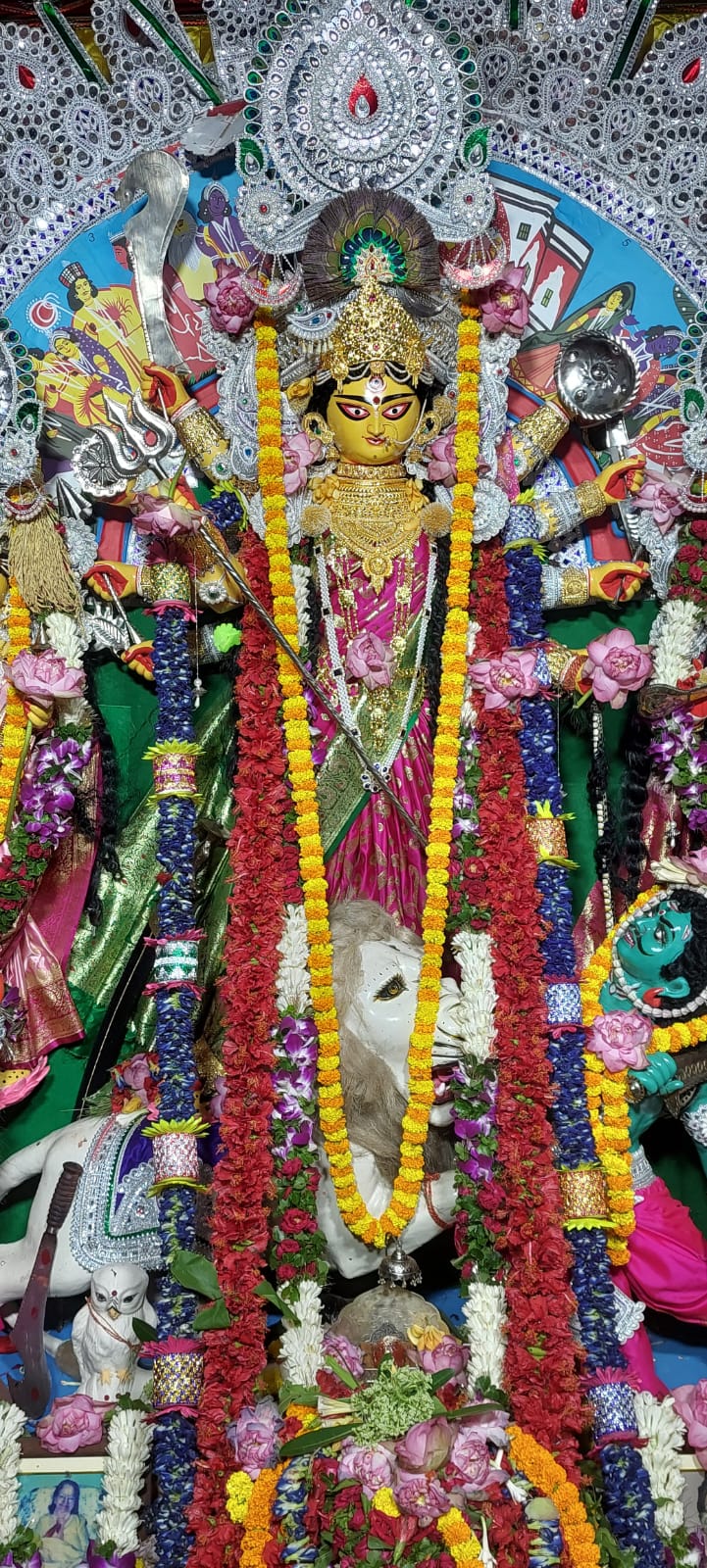 পান্তা ভাত-কচু শাক খেয়েই কৈলাসে পাড়ি দেন দেবী, ওপার বাংলায় থাকার সময় পশুবলি হলেও এপার বাংলায় নিরামিষভোজী ঘোষ বাড়ির মা দুর্গা