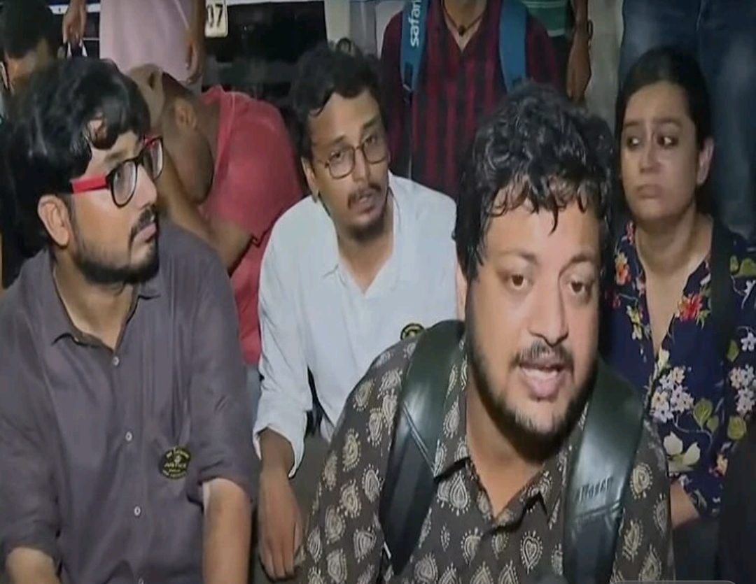 police, junior doctors, attacked, Dharmatala, beat. R G Kar Case