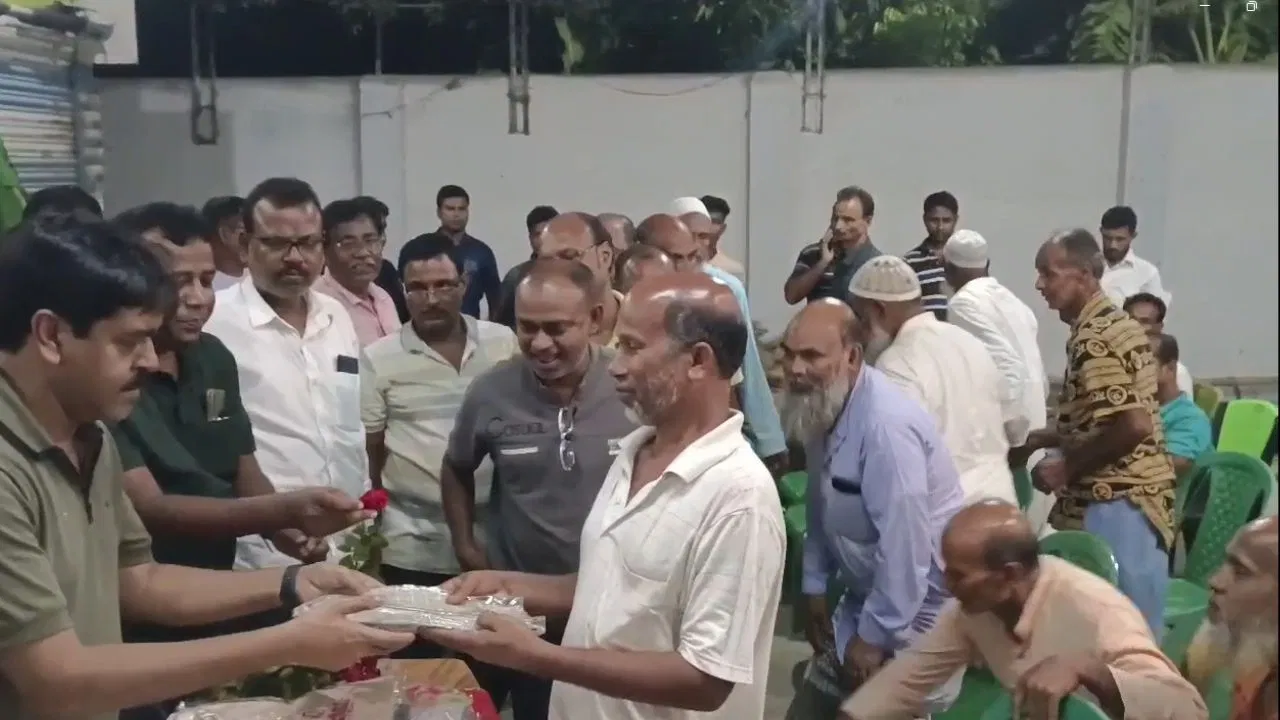 Saokat Molla, TMC MLA, felicitate, bald people, Canning, special arrangement, gifts
