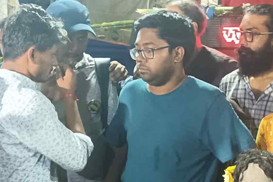 Aniket Mahato, defamation notice, statement, notorious criminal, threat culture, R G Kar Case