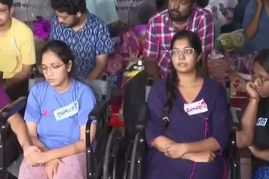 junior doctors, ‬ ‪‎Mamata Banerjee, meeting, feeling low, demands, R G Kar Case