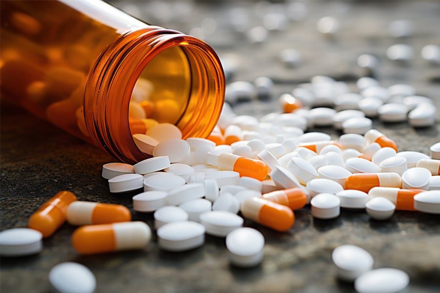 government hospital, health condition, patient, deteriorate, expired medicines, complaints
