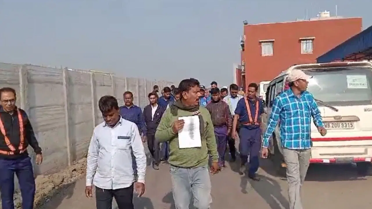 Dankuni Toll Plaza, corruption, TMC Leaders, allegations, workers, protest