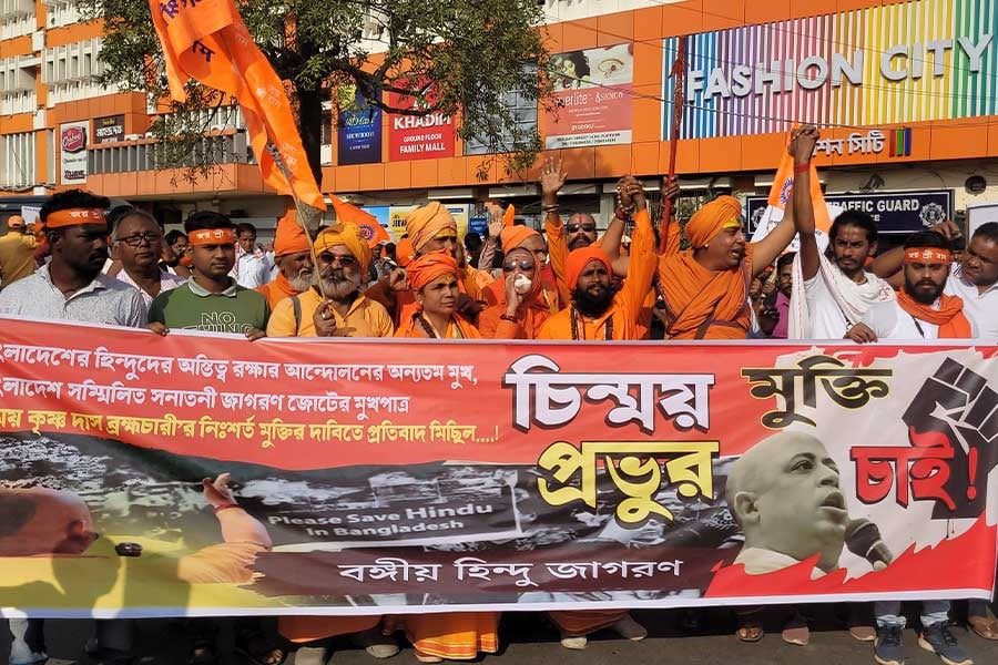 Hindu Jagran Manch, procession, Kolkata, police, stopped, Chinmoy Prabhu, release