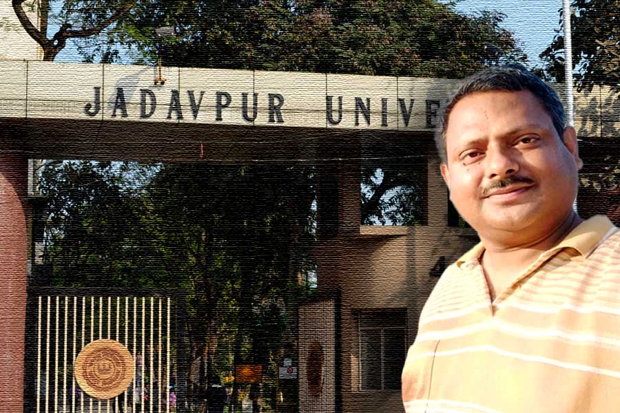 Jadavpur University, professor, mysterious death, body recovered, Uttarakhand, investigation