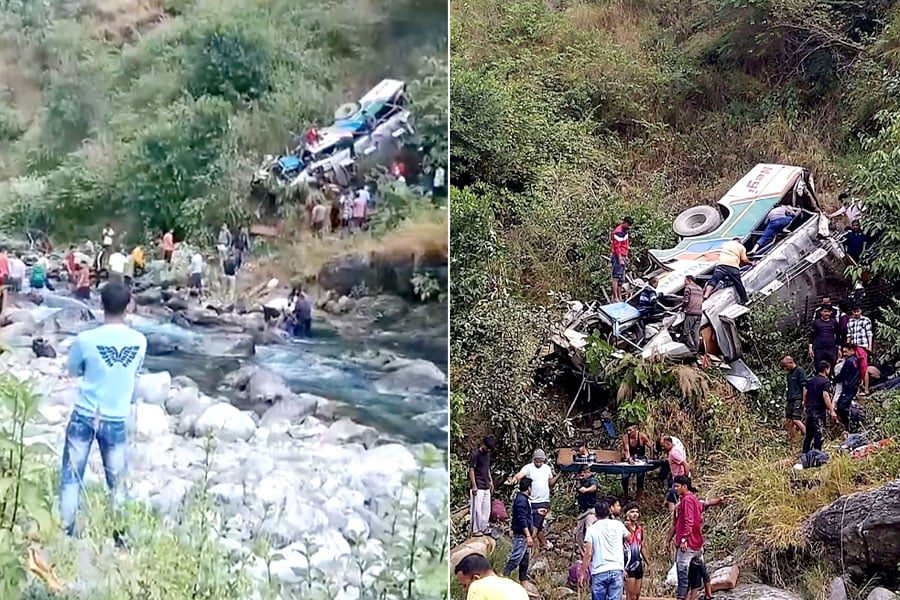 passenger bus, gorge, fell, death, passengers, Uttarakhand, accident