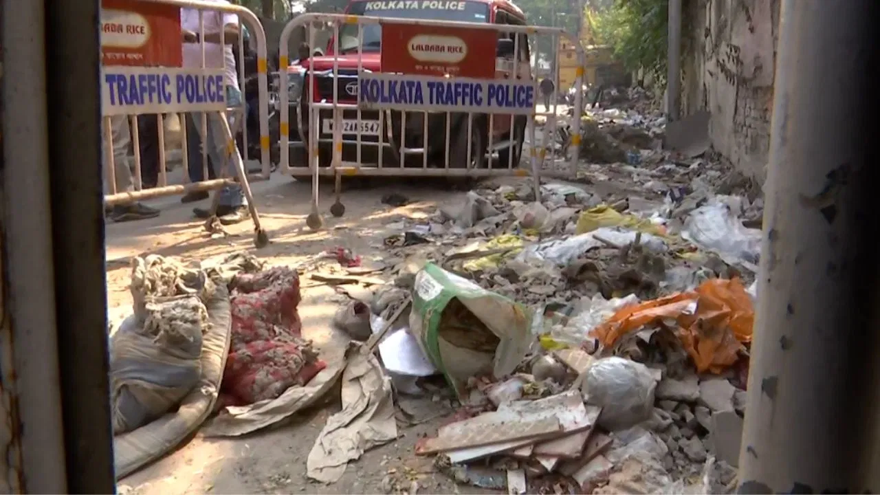 woman's head, vat, Golf Green, Kolkata, police, investigation