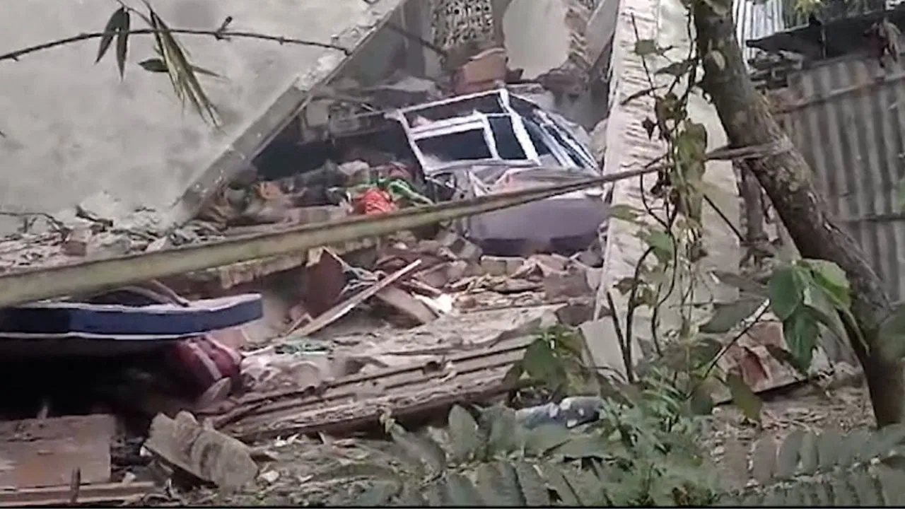 bomb blast, death, 3 people died, Murshidabad, police investigation,
