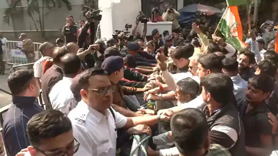 Sandip Ghosh, Abhijit Mandal, protest, Nizam Palace, Congress, SFI, police