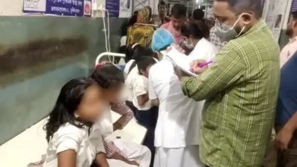 school students, fell sick, hospitalized, unknown fruit, teacher, poisonous