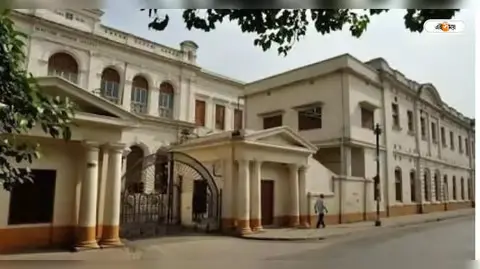 Scottish Church College, professor, girl students, obscene messages, char viral, students agitation