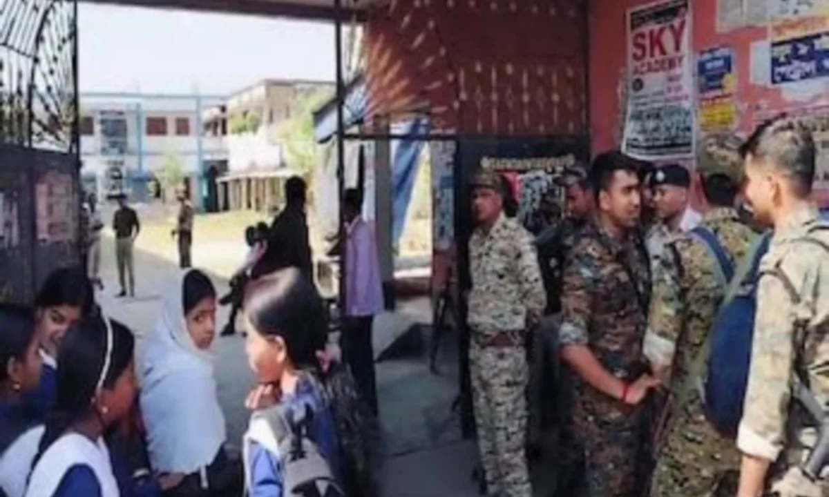 Malda, মালদা, hs exam, উচ্চ মাধ্যমিক পরীক্ষা, Students attacked