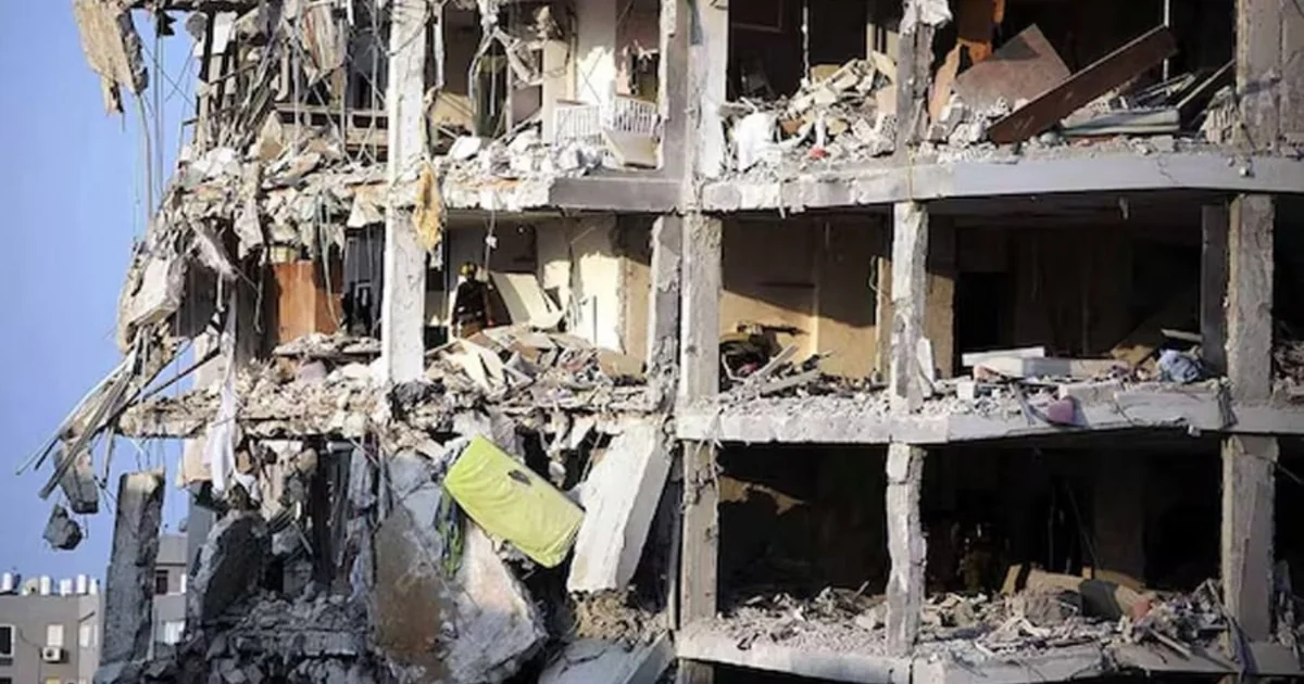 Iran Israel Conflict, Ceasefire Violation, Middle East Tension, Missile Attack, Israel Defense Minister, Breaking News, ইরান ইজরায়েল সংঘর্ষ, যুদ্ধবিরতি লঙ্ঘন, মধ্যপ্রাচ্যের উত্তেজনা, মিসাইল হামলা, ইজরায়েলের প্রতিক্রিয়া, সদ্যপ্রাপ্ত খবর