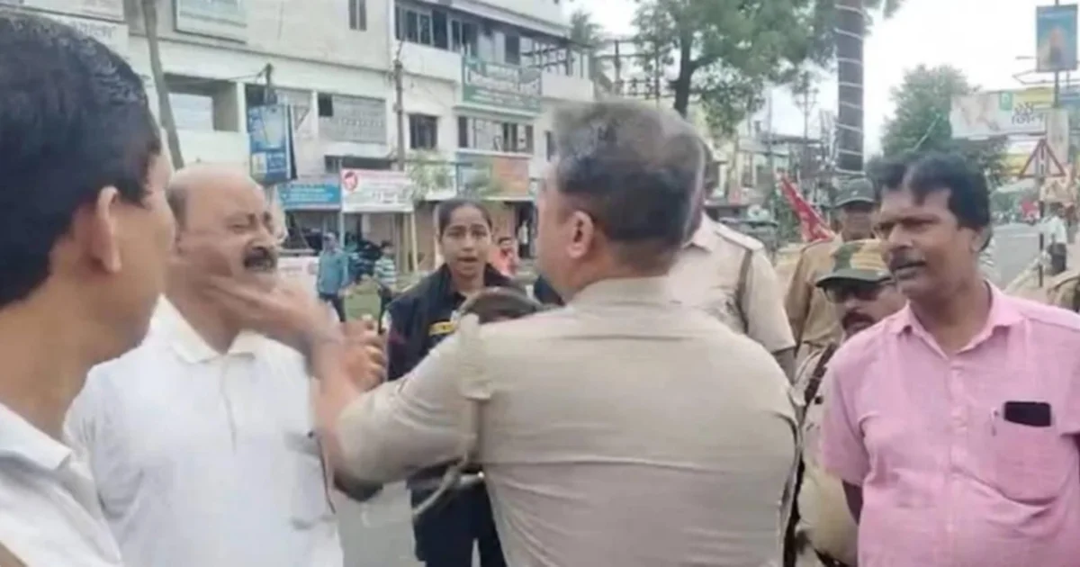 পশ্চিমবঙ্গ, West Bengal, Banshihari, Police slaps protester, বংশীহারী