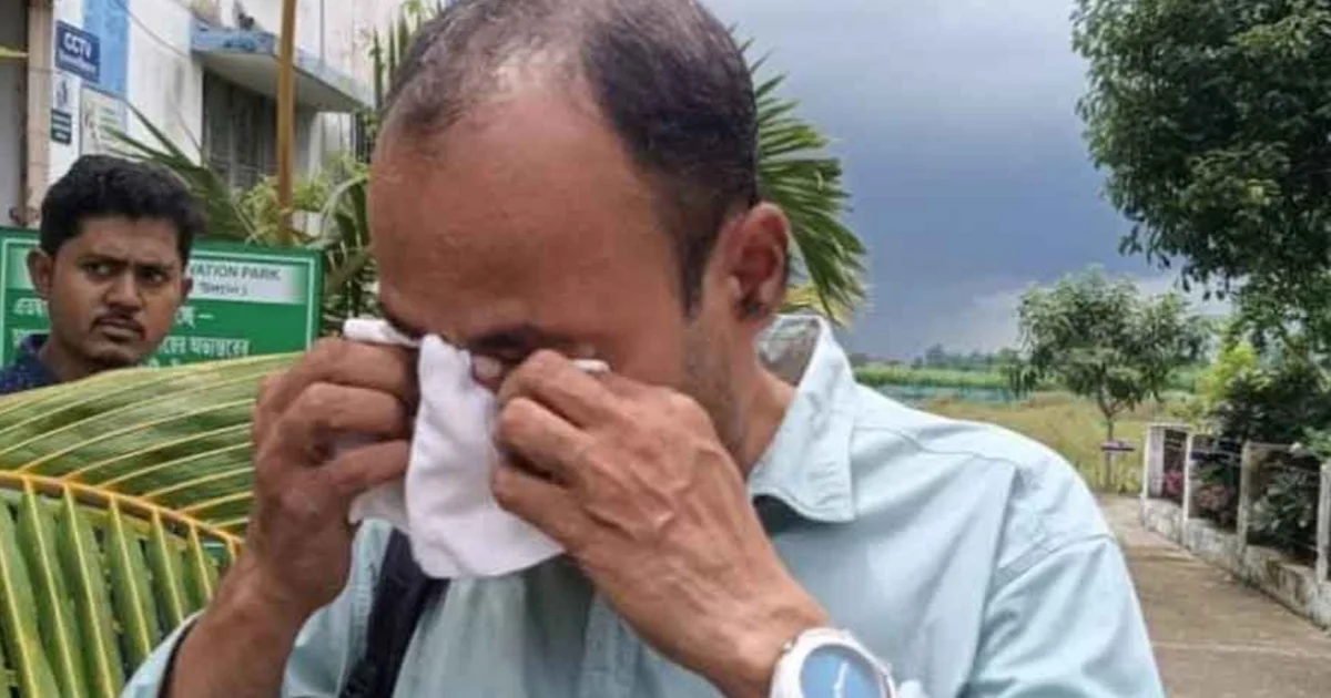 অধ্যক্ষ নিগ্রহ, চাপড়া কলেজ, তৃণমূল কর্মীর হেনস্থা, শুভাশিস পাণ্ডে, নদিয়া খবর, কলেজে মারধর, চাকরি ছাড়ার হুমকি, পরিবেশ সচেতনতা, Principal Assaulted, Chapra College Incident, TMC Worker Violence, Subhasis Pandey, West Bengal News, College Politics, Teacher Resignation, Environmental Awareness