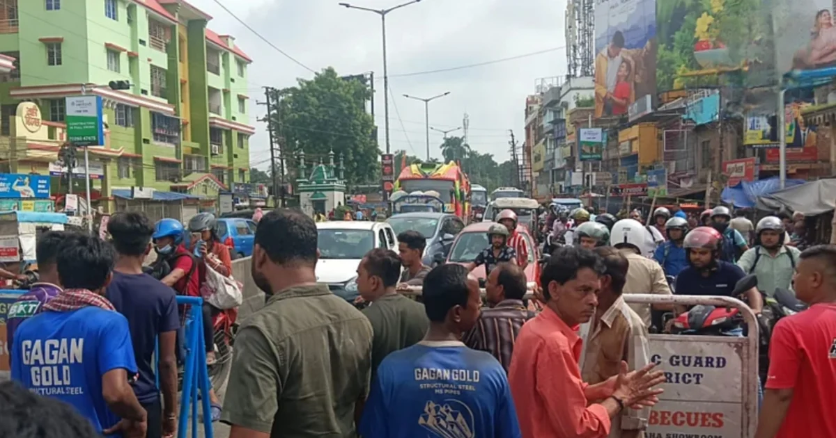 মধ্যমগ্রাম পথ দুর্ঘটনা, madhyamgram road accident, মধ্যমগ্রাম, madhyamgram