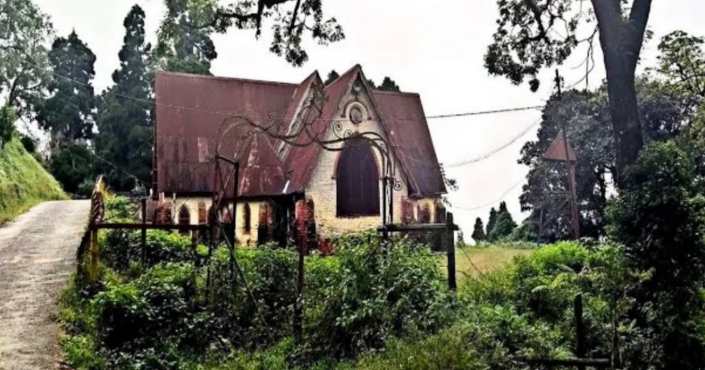 bengali tourist dies after falling from dowhill homestay