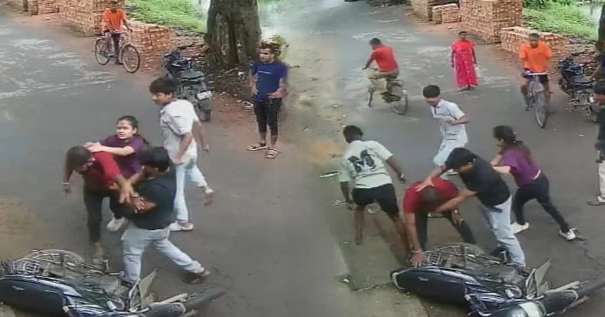 kamarhati teacher assaulted for stopping drinkers caught on cctv