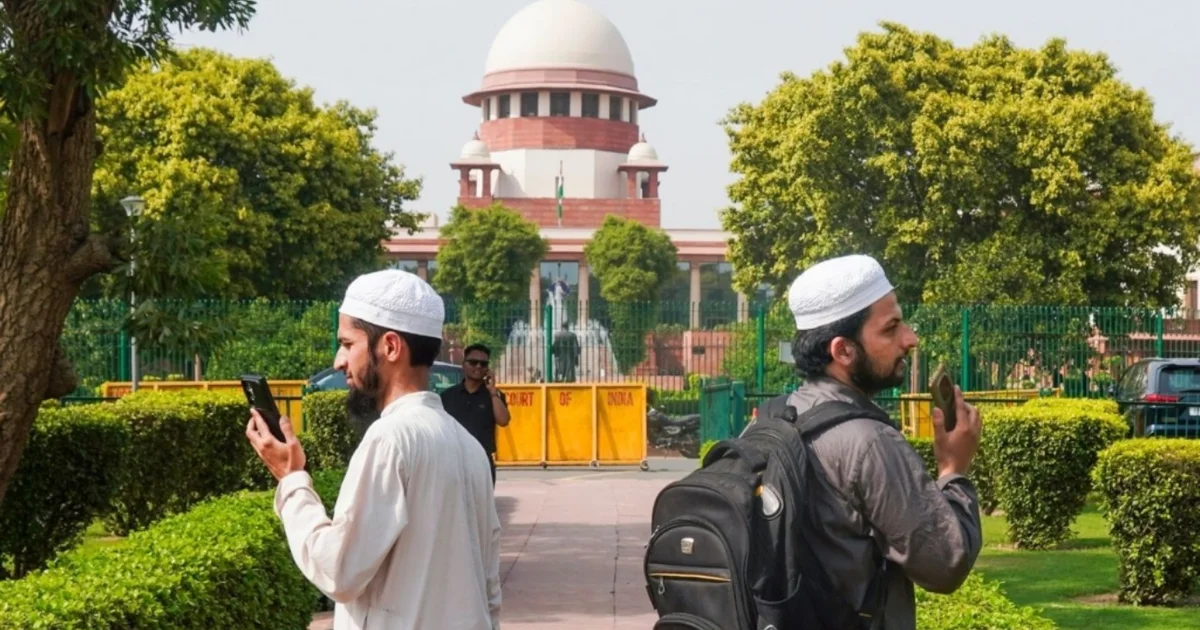 Supreme Court partially stays some clauses of Waqf Act