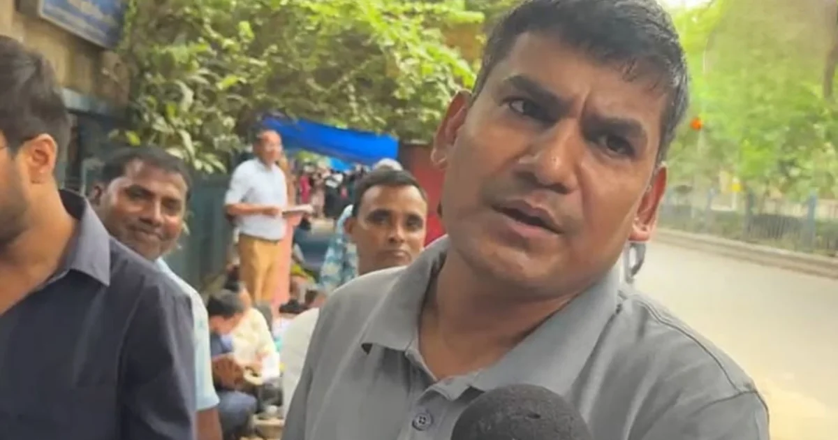 UP students from up come to bengal angry for jobs