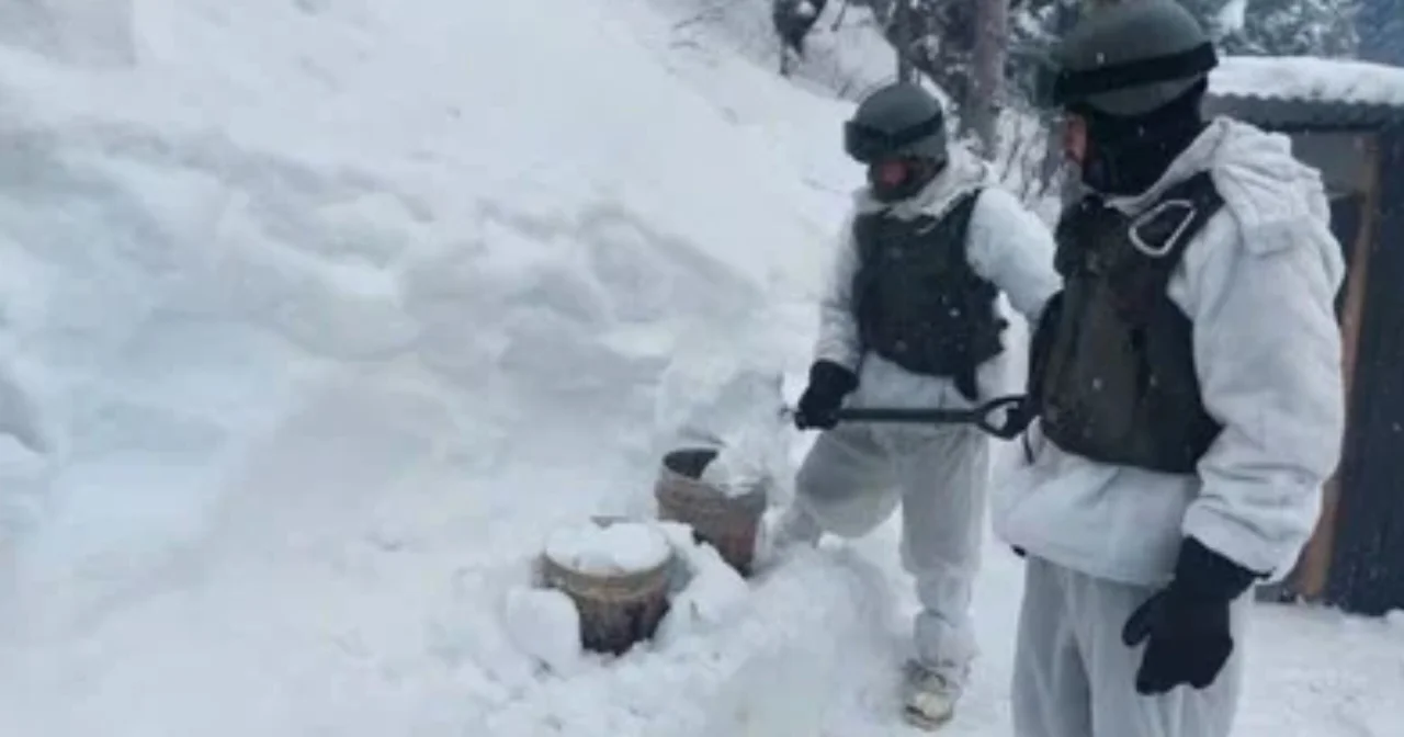 জম্বু কাশ্মীর, Jammu Kashmir, J&K Villagers saved 20 Army, সেনা উদ্ধার, ভারতীয় সেনা, indian army