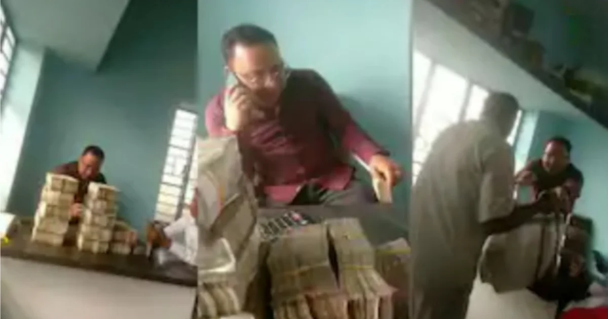ভাইরাল ভিডিও, viral video, TMC leader, বারাসাত, তৃণমূল কংগ্রেস, গিয়াসউদ্দিন মোল্লা