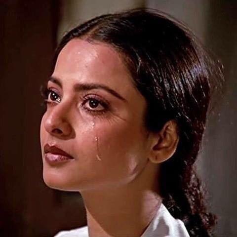 অমিতাভের কথা শুনেই জয়ার কাছে ছুটে গেলেন অশ্রুবিহ্বল রেখা! এরপর আবেগে ফেটে পড়ে যা করলেন, আজও ভোলেননি 'বিগ বি'র জীবন-সঙ্গিনী! কী ঘটেছিল সেদিন? অমিতাভের কথা শুনেই জয়ার কাছে ছুটে গেলেন অশ্রুবিহ্বল রেখা! এরপর আবেগে ফেটে পড়ে যা করলেন, আজও ভোলেননি 'বিগ বি'র জীবন-সঙ্গিনী! কী ঘটেছিল সেদিন?