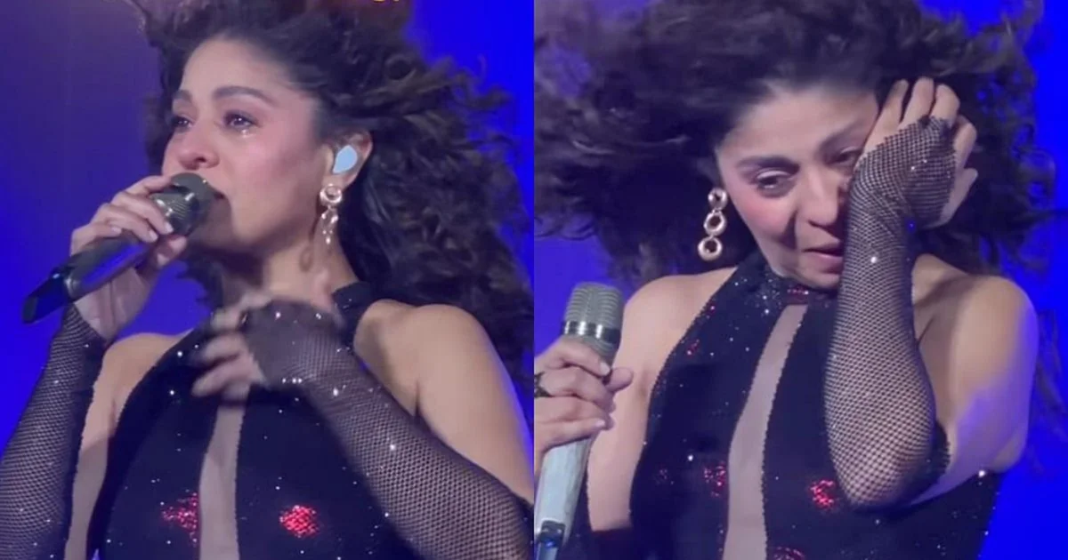 Sunidhi Chauhan, Sunidhi Chauhan concert, Sunidhi Chauhan I Am Home Tour, Sunidhi Chauhan Lucknow concert, Sunidhi Chauhan emotional on stage, Bollywood singer Sunidhi Chauhan, সুনিধি চৌহান, সুনিধি চৌহান কনসার্ট, সুনিধি চৌহান আই অ্যাম হোম ট্যুর, সুনিধি চৌহান লখনউ শো, সুনিধি চৌহান মঞ্চে কান্না, বলিউড গায়িকা সুনিধি চৌহান, Lucknow concert news, Kolkata concert Sunidhi Chauhan, Bollywood music news, Entertainment news India