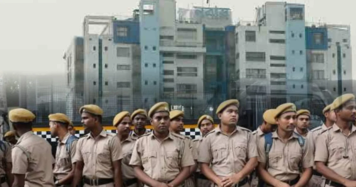 West Bengal Police, IPS Transfer, WBPS Transfer, Kolkata Police, Rupesh Kumar, Police Reshuffle, Nabanna, Kunal Agarwal, Muraleedhar Sharma, Bengal Administration, পশ্চিমবঙ্গ পুলিশ, আইপিএস বদলি, ডব্লিউবিপিএস বদলি, কলকাতা পুলিশ, রূপেশ কুমার, পুলিশ রদবদল, নবান্ন, কুণাল অগ্রবাল, মুরলীধর শর্মা, প্রশাসনিক পরিবর্তন